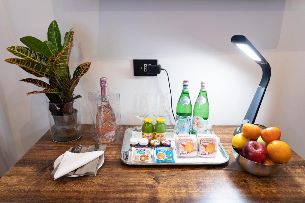 Varese Suites Eksteriør billede