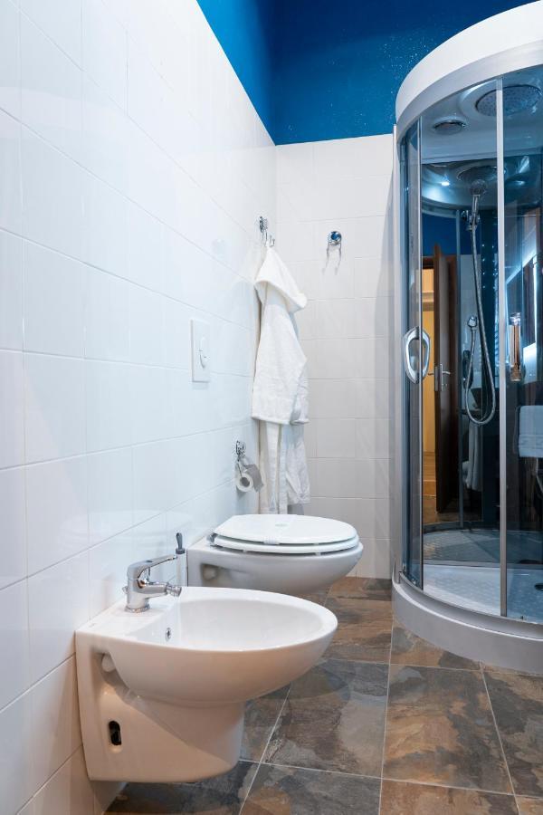 Varese Suites Eksteriør billede